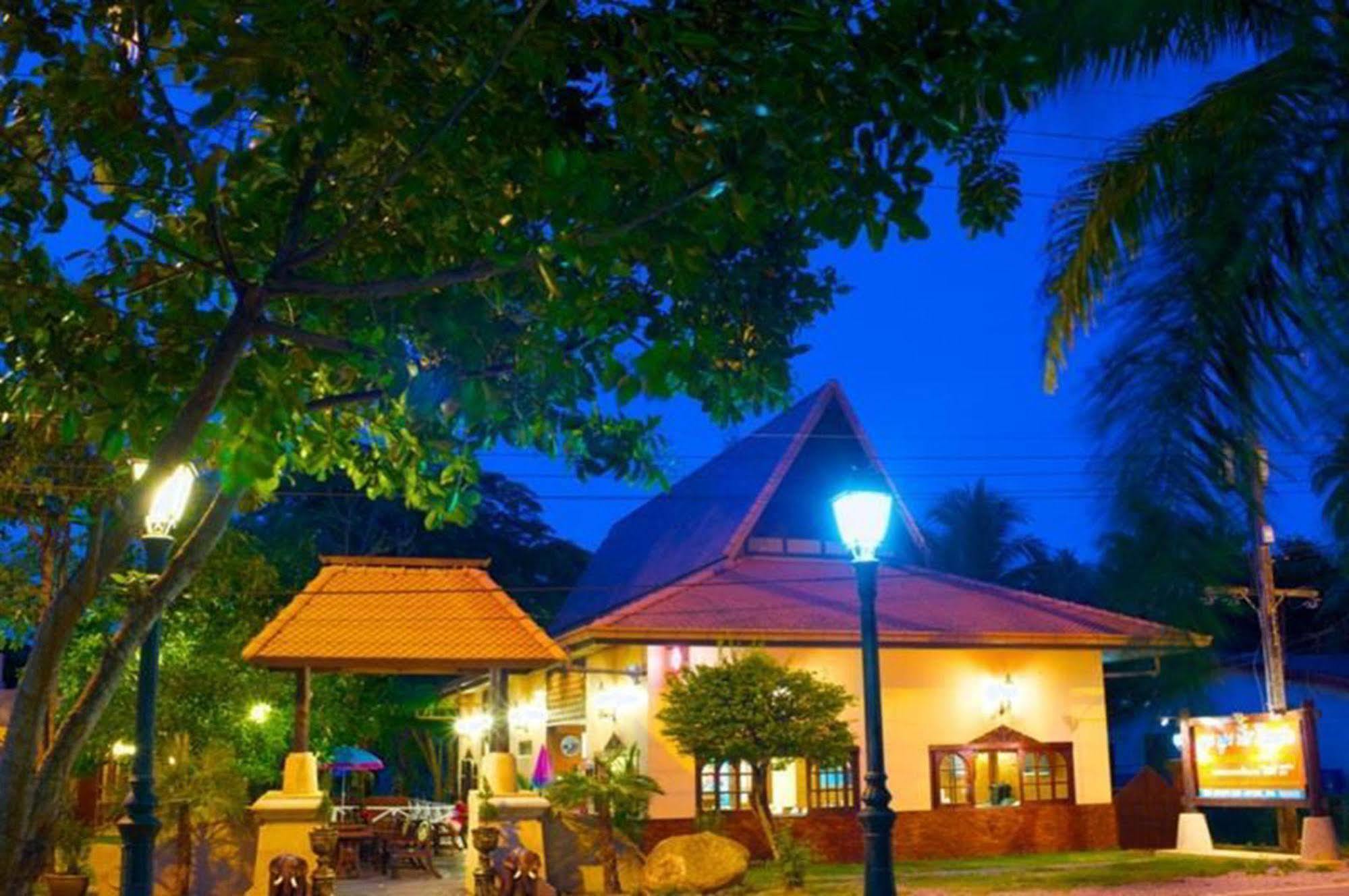 Boom Boom Beach Resort Laem Sing Chanthaburi Zewnętrze zdjęcie